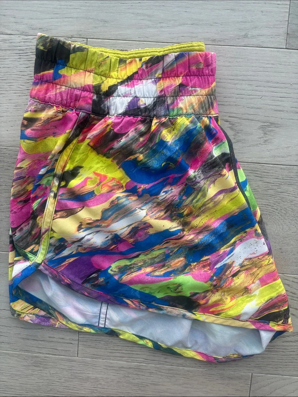 Lululemon Tracker Shorts Midrise 4” Inseam Catalyst Multi Size 10 W7AQQS - Picture 11 of 11
